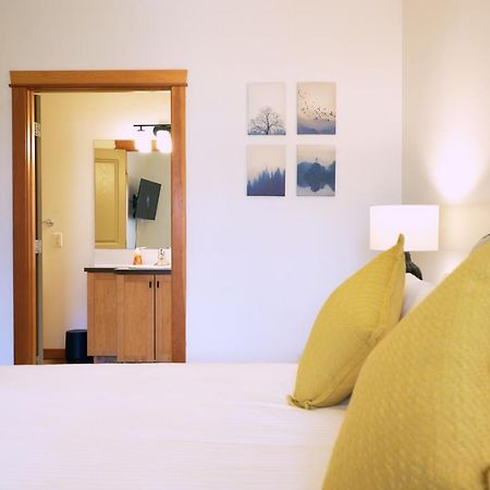 Mtn View Escape With King Size Bed With Outdoor Pool - Banff Pass Included! Daire Canmore Dış mekan fotoğraf