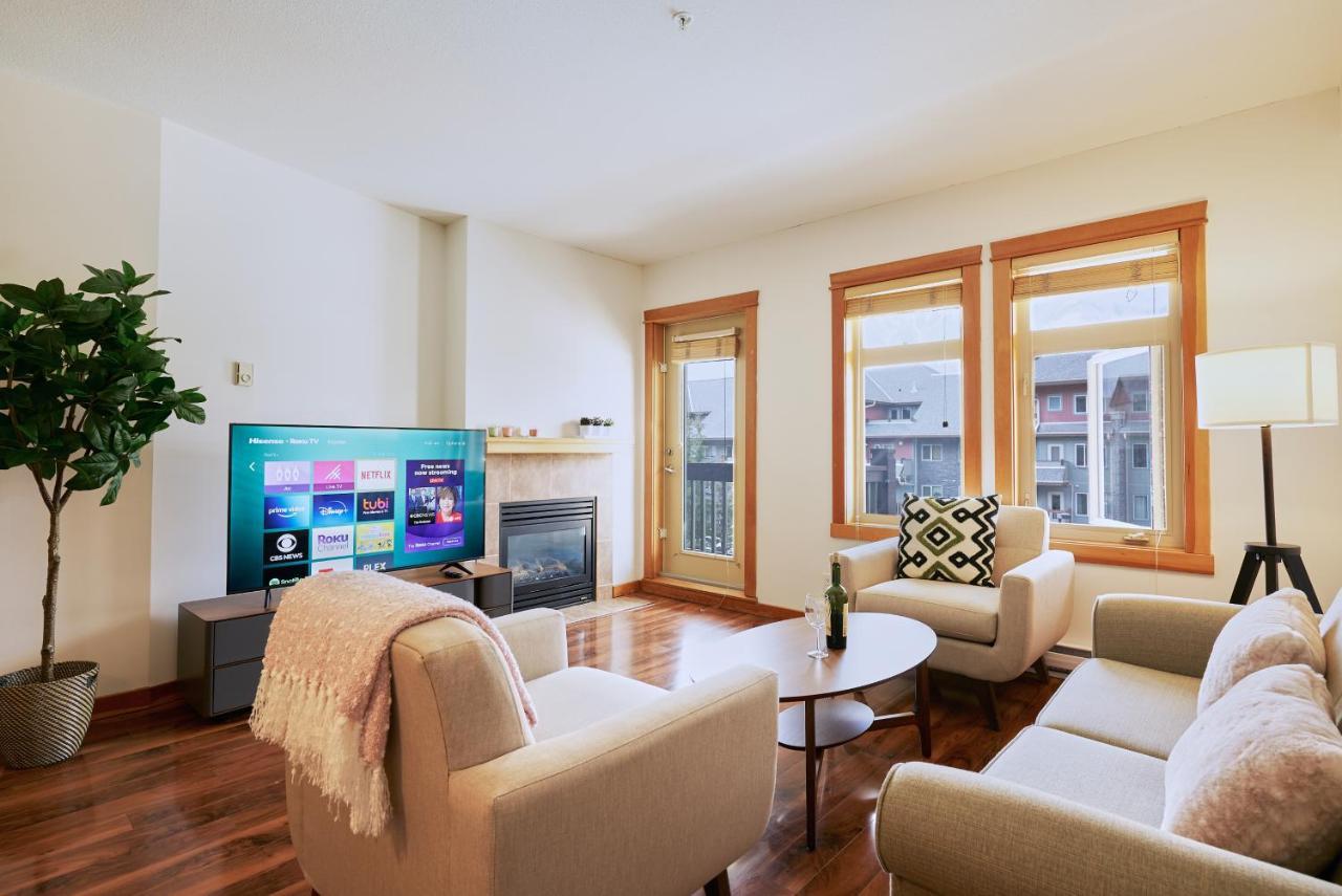 Mtn View Escape With King Size Bed With Outdoor Pool - Banff Pass Included! Daire Canmore Dış mekan fotoğraf