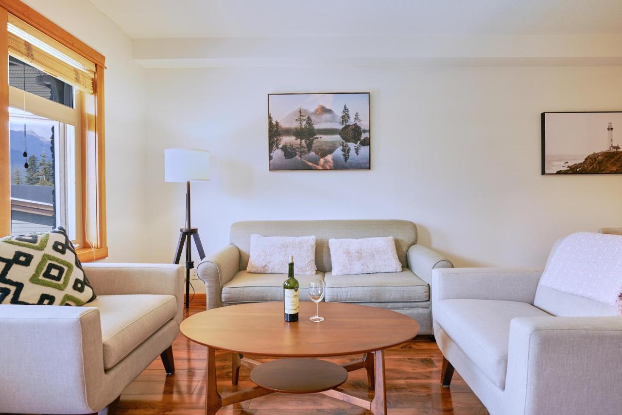 Mtn View Escape With King Size Bed With Outdoor Pool - Banff Pass Included! Daire Canmore Dış mekan fotoğraf