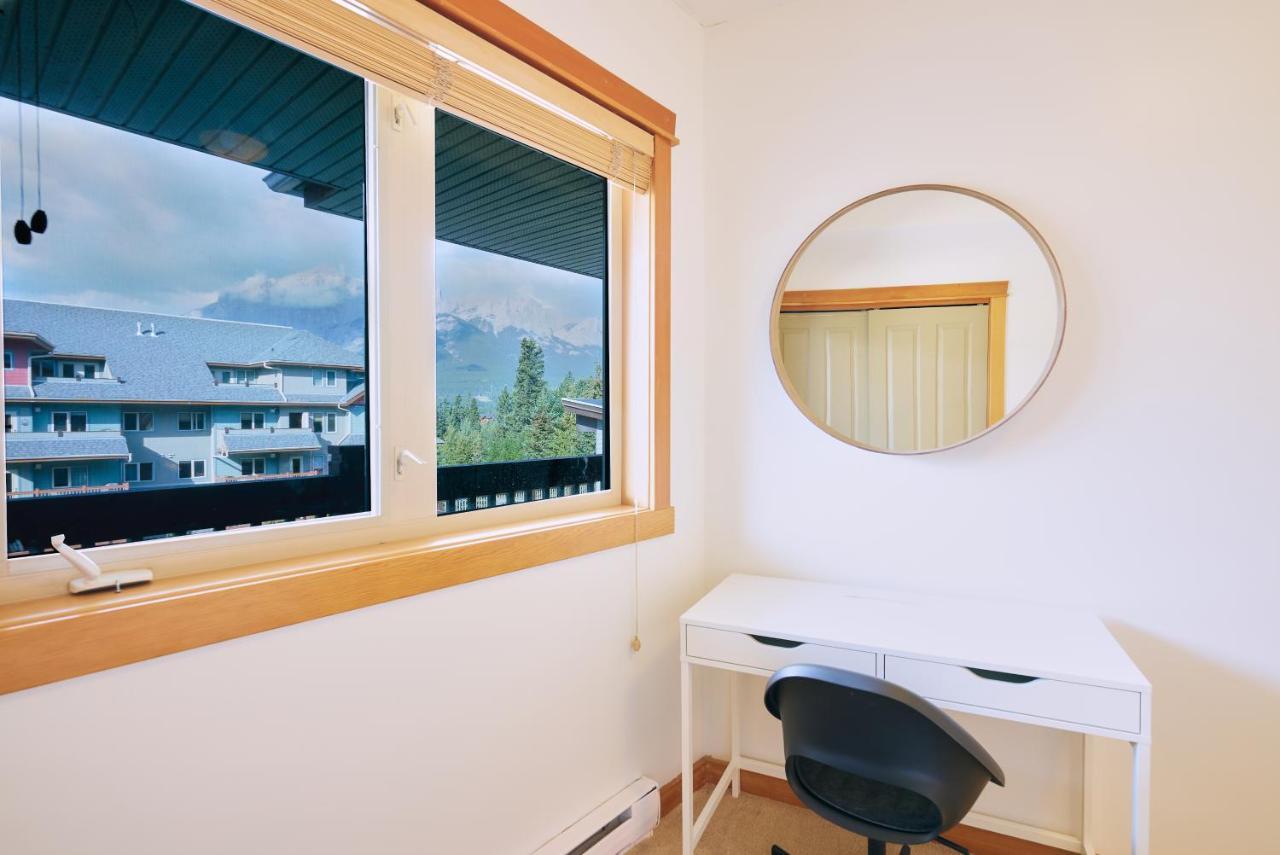 Mtn View Escape With King Size Bed With Outdoor Pool - Banff Pass Included! Daire Canmore Dış mekan fotoğraf