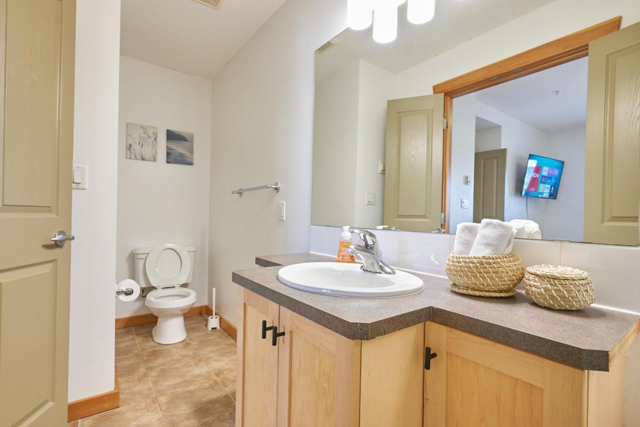 Mtn View Escape With King Size Bed With Outdoor Pool - Banff Pass Included! Daire Canmore Dış mekan fotoğraf